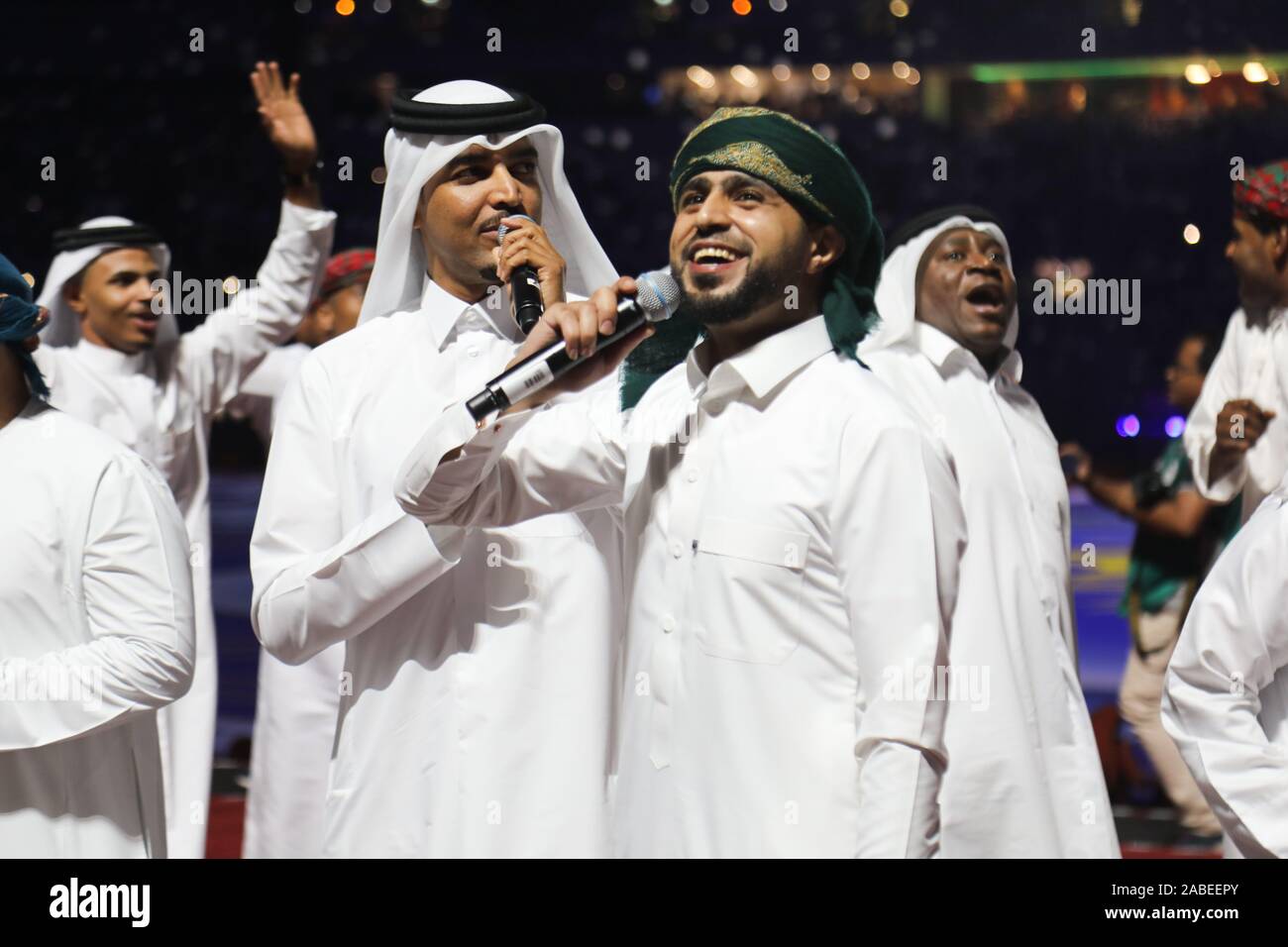 November 26, 2019: Doha, Katar. 25. November 2019. Die 24. Ausgabe des Arabian Gulf Cup beginnt an der Khalifa International Stadium in der katarischen Hauptstadt Doha. Amir Scheich Tamim Bin Hamad Al Thani eröffnete die 24. Ausgabe des Arabian Gulf Cup, die auch von der Mutter des Amir und von bedeutenden Beamten der Land besucht wurde. Irak, Jemen, den Vereinigten Arabischen Emiraten, Kuwait, Saudi Arabien, Bahrain und Oman, haben ihre Mannschaften zu den regionalen Veranstaltung, die von Katar zum vierten Mal gehostet wird gesendet. Das Eröffnungsspiel zwischen Katar und den Irak endete mit dem Sieg der irakischen Team (Credit Im Stockfoto