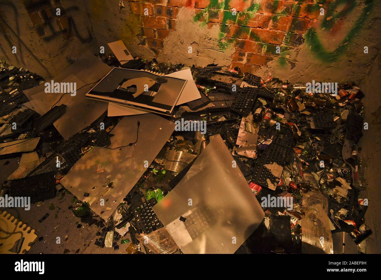 Material vom Kunden gebrochen Stress und negative Stimmung zu lösen sind überall in der ersten Frustration Entlüftung Zimmer in Nanning Stadt eröffnet, South China Stockfoto