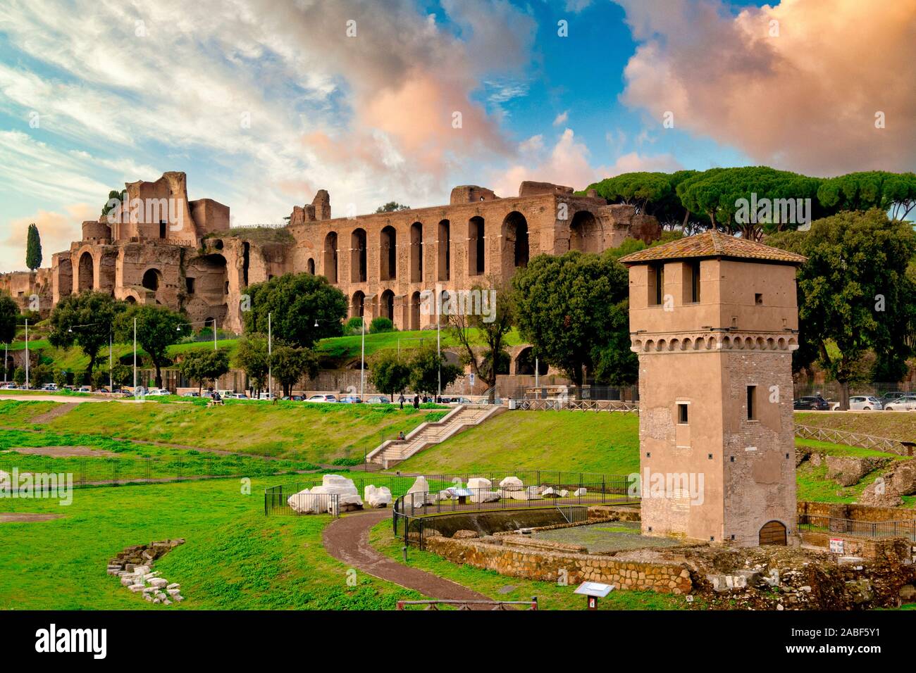 Torre Moletta im Circus Maximus, den Palatin, Rom, Italien Stockfoto
