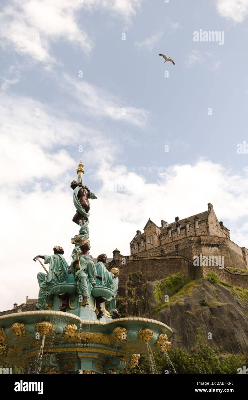 Ross Brunnen und Schloss Edinburgh in Edinburgh, Schottland Stockfoto