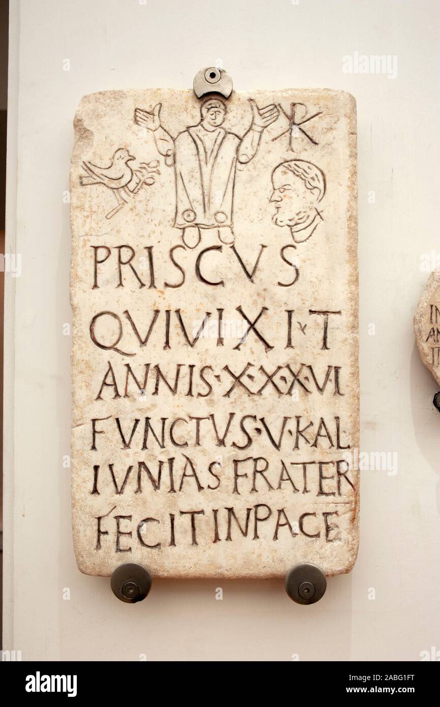 Italien, Rom, Diokletianbäder, Museo Nazionale Romano, Römisches Nationalmuseum, antike römische Inschrift des christlichen Priscus (4. Jahrhundert n. Chr.) Stockfoto