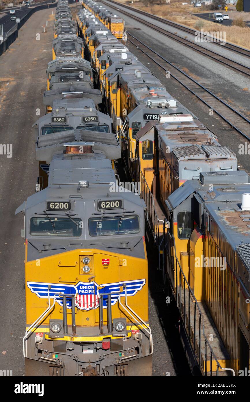 Grand Junction, Colorado - Union Pacific Lokomotiven in einem Rail Yard geparkt. Stockfoto