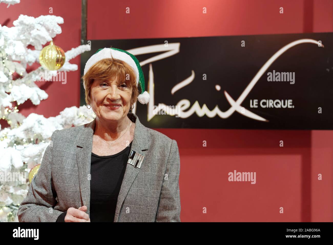 Paris, Frankreich, 20. November 2019. Reine Mazoyer nimmt am Start des Peres Noel Verts von Secours Populaire Francais in Paris Teil Stockfoto