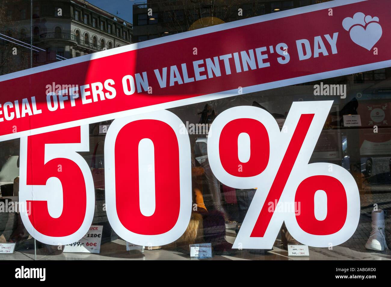 Valentinstag Verkauf auf Schaufenster Stockfoto