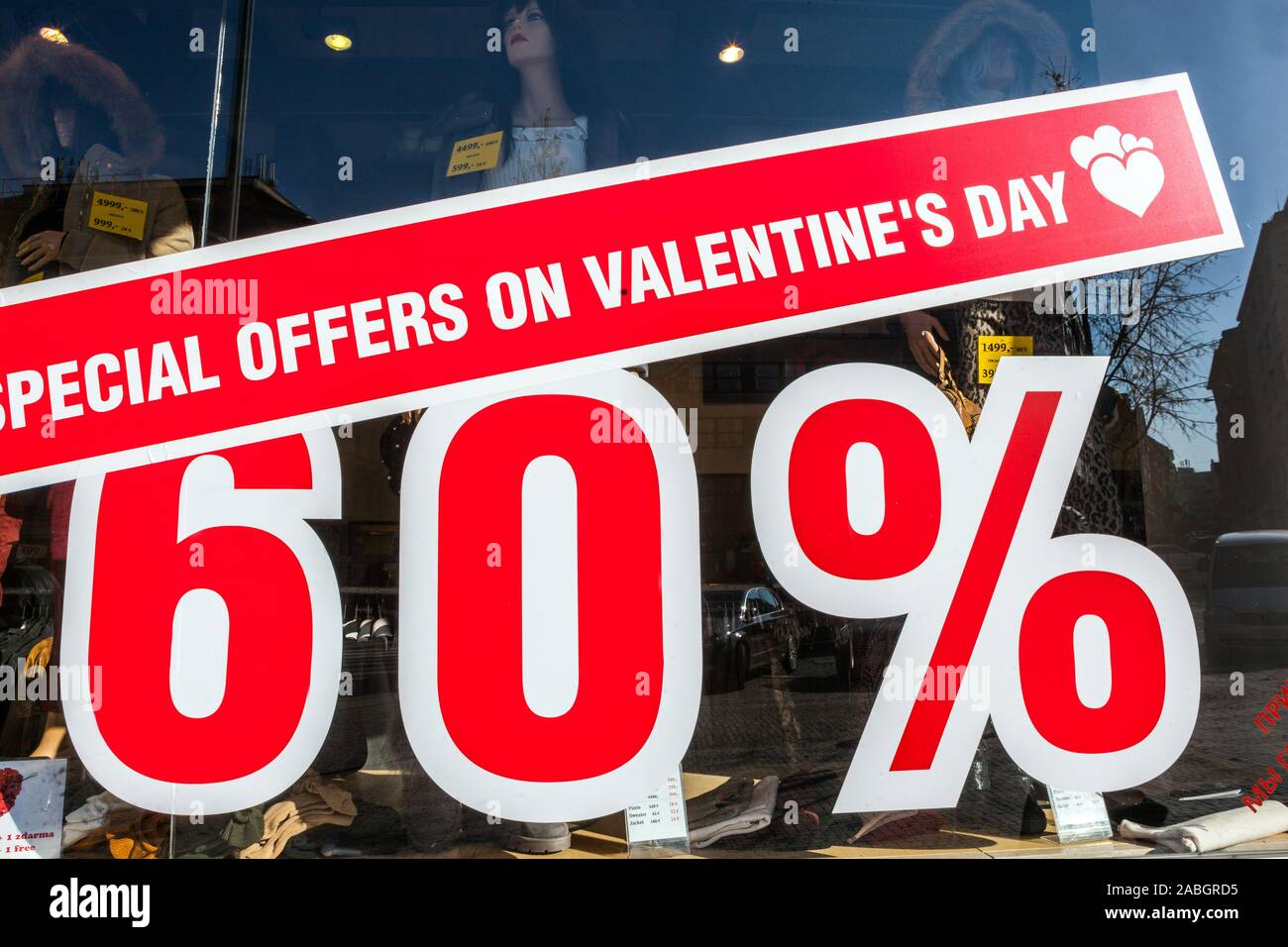 Valentinstag Verkauf auf Schaufenster Stockfoto