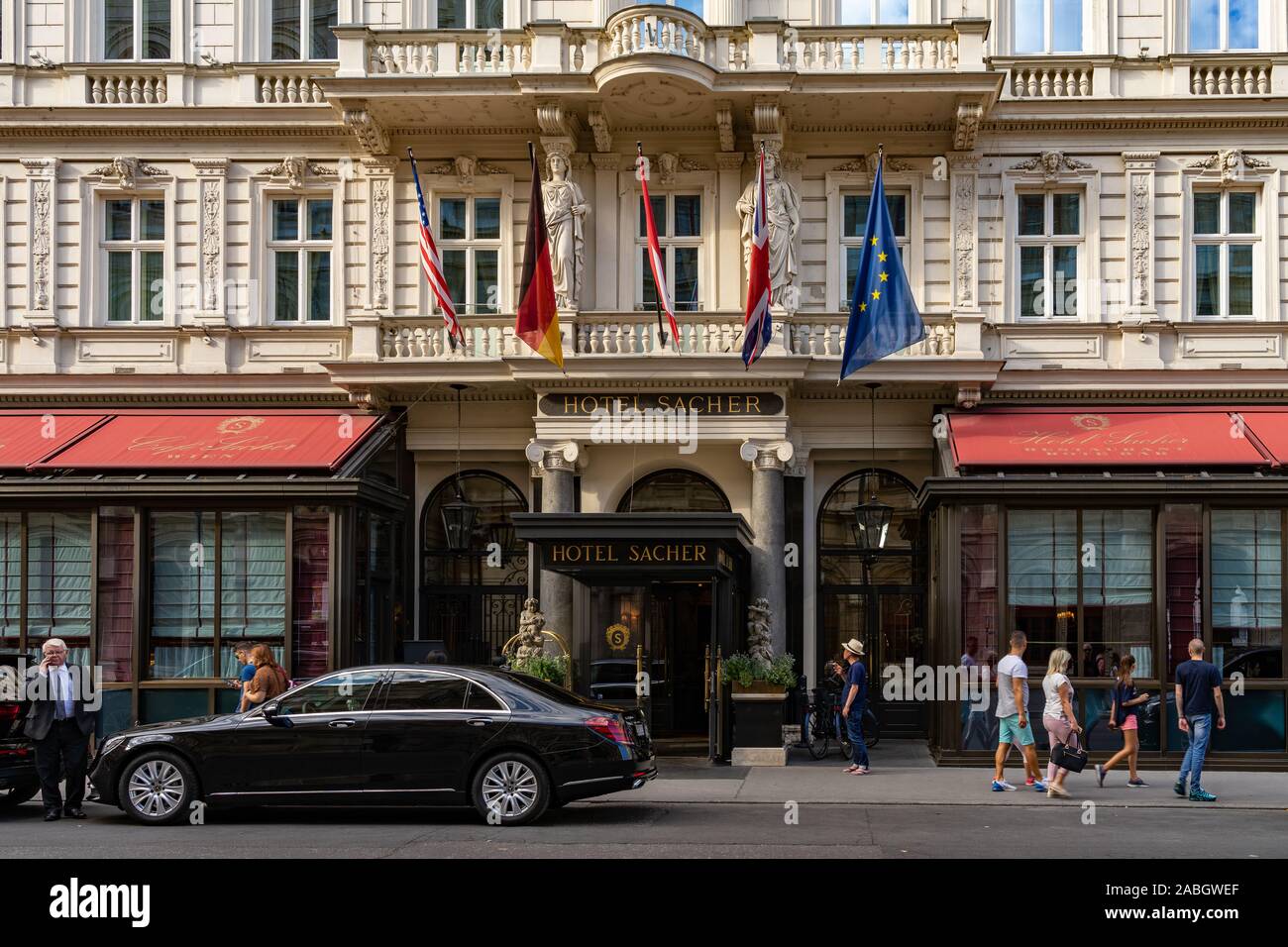 Hotel Sacher Wien Frühstücksbuffet Preis Famous cafe sacher -Fotos und -Bildmaterial in hoher Auflösung – Alamy