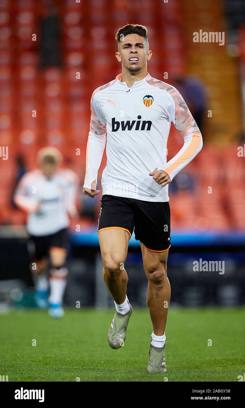 Mestalla, Valencia, Spanien. 27 Nov, 2019. UEFA Champions League Fußball -, Valencia gegen Chelsea; Garbiel Paulista von Valencia CF Aufwärmen vor dem Spiel - Redaktionelle Verwendung Credit: Aktion plus Sport/Alamy leben Nachrichten Stockfoto