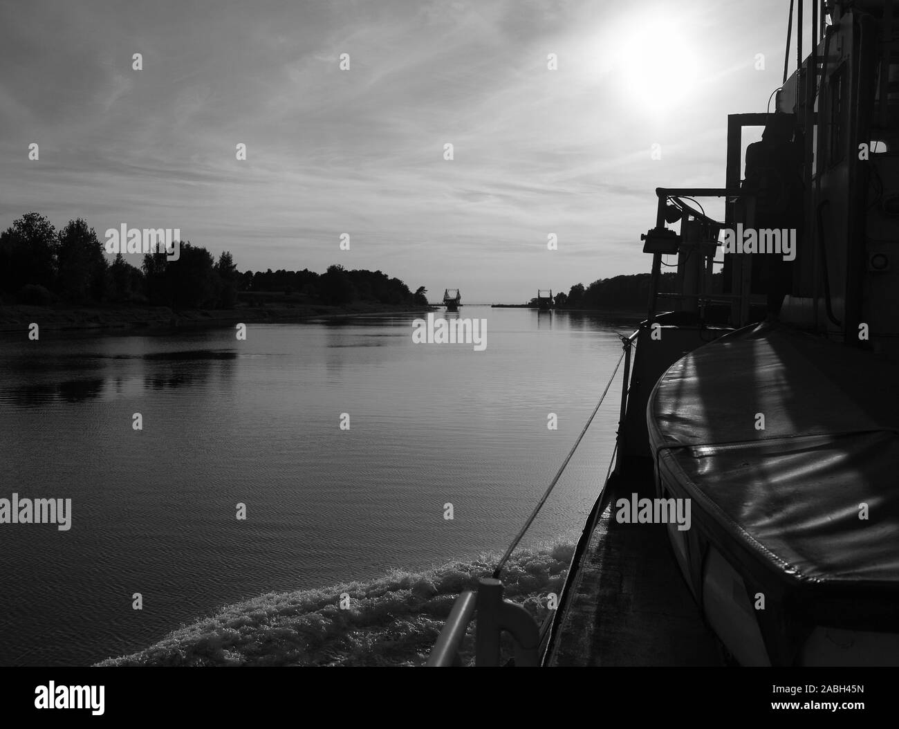 Blick auf den offenen Brücke vom Kanal. Stockfoto