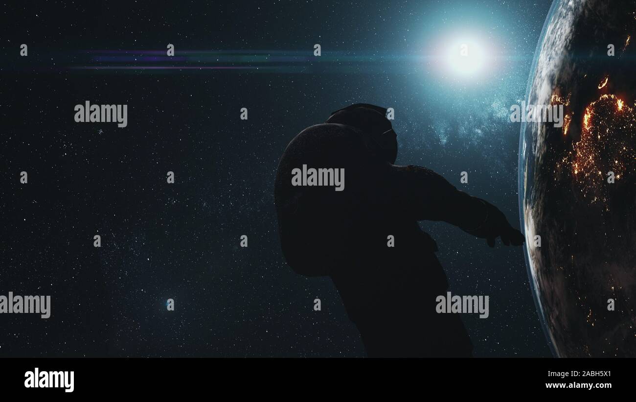 Astronaut mann Silhouette gegen realistische Erde. Rückansicht der Astronaut im Weltraum. Sonne erscheinen aus beleuchtete Planeten Oberfläche. 3D-Animation. Wissenschaft Konzept. Elemente der Medien von der NASA eingerichtet Stockfoto