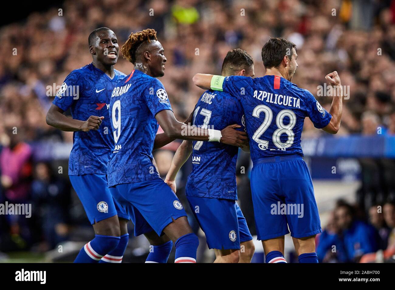 Mestalla, Valencia, Spanien. 27 Nov, 2019. UEFA Champions League Fußball -, Valencia gegen Chelsea; Mateo Kovacic von Chelsea feiert nach dem Scoring der Equalizer Ziel für sein Team (1-1) in Minute 41'-redaktionelle Verwendung Credit: Aktion plus Sport/Alamy leben Nachrichten Stockfoto