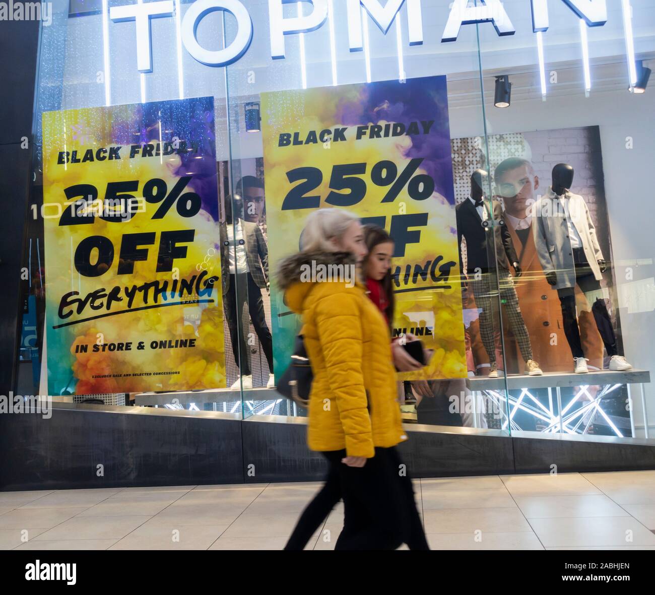 Black Friday sale bei Topman, Topshop speichern. Großbritannien Stockfoto
