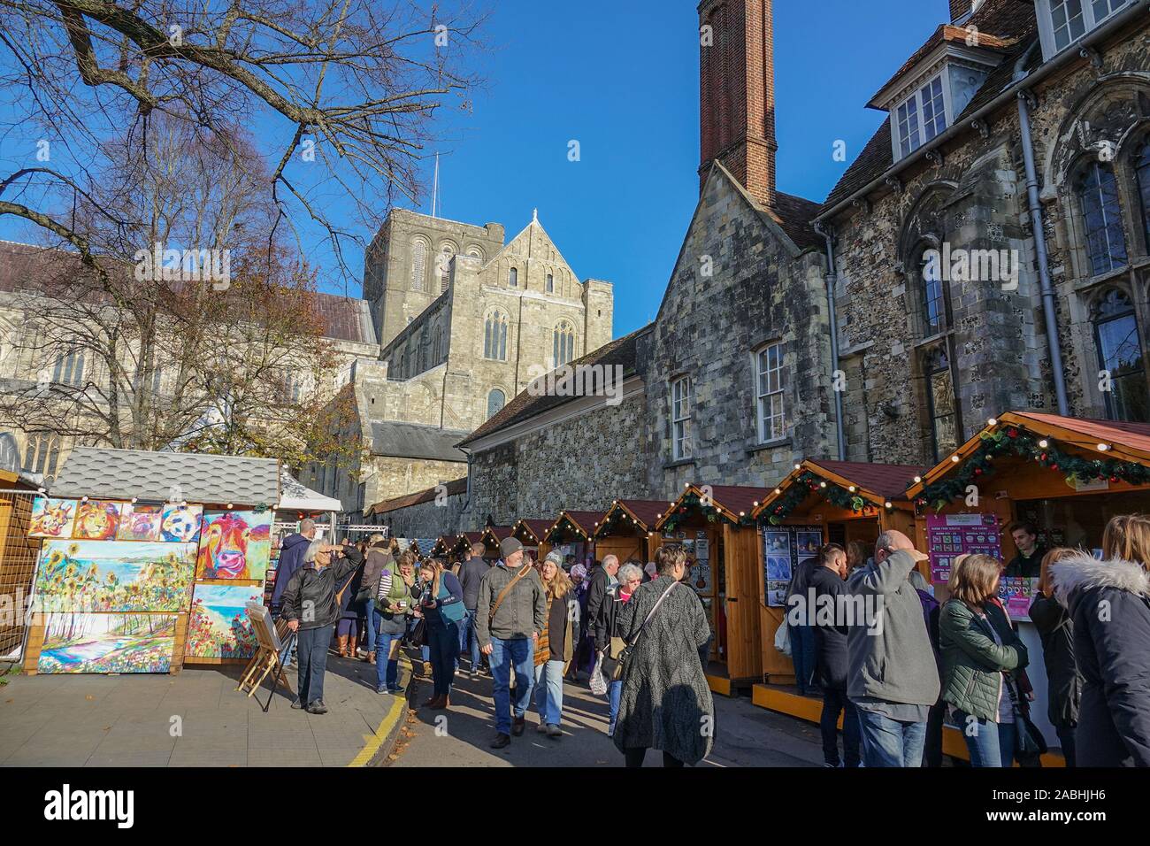 Weihnachtsmarkt an der Kathedrale von Winchester Stockfoto