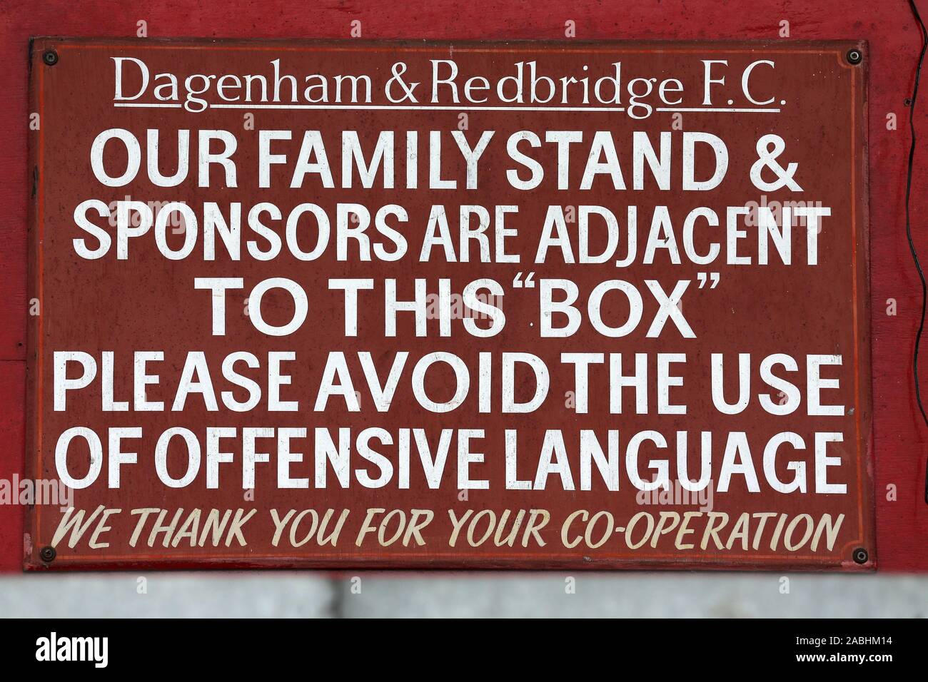 Familie Schilder stehen während der Dagenham u. Redbridge vs Chorley, Vanarama nationalen Liga Fußball an der Chigwell Bau Stadium am 28. September Stockfoto