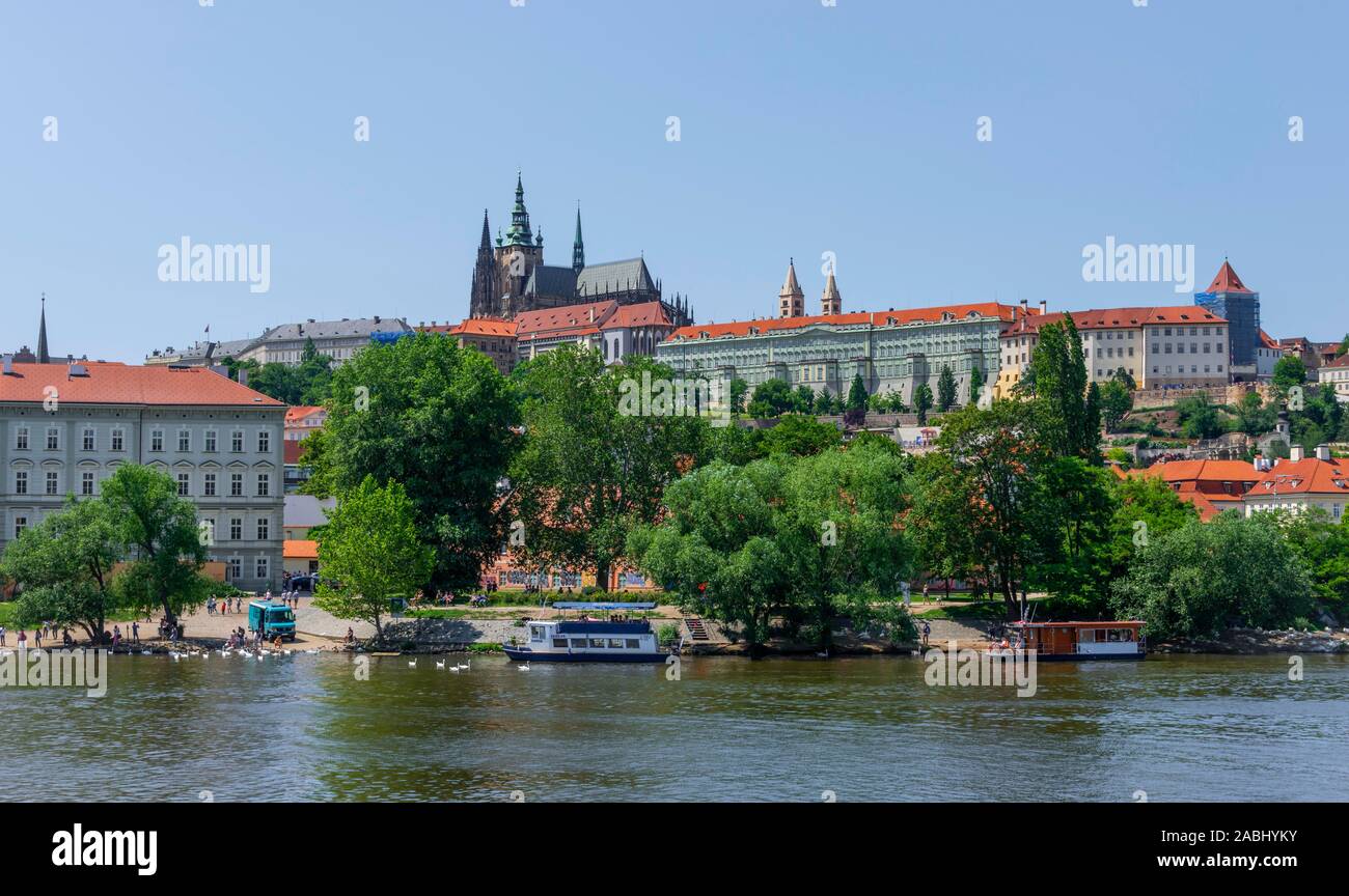 St Vitus Kathedrale mit Prager Burg über der Moldau, Prag, Böhmen, Tschechien und Moldau, Prag, Böhmen, Tschechien Stockfoto