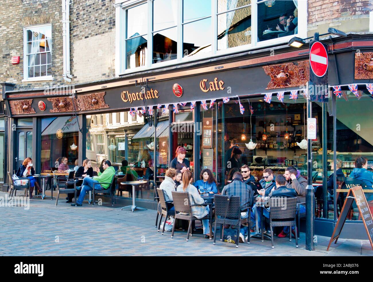 Schokolade Cafe, Guildhall Street, Canterbury, Kent, Coffee Shop, heiße Schokolade, Sitzgelegenheit im Freien, Stockfoto