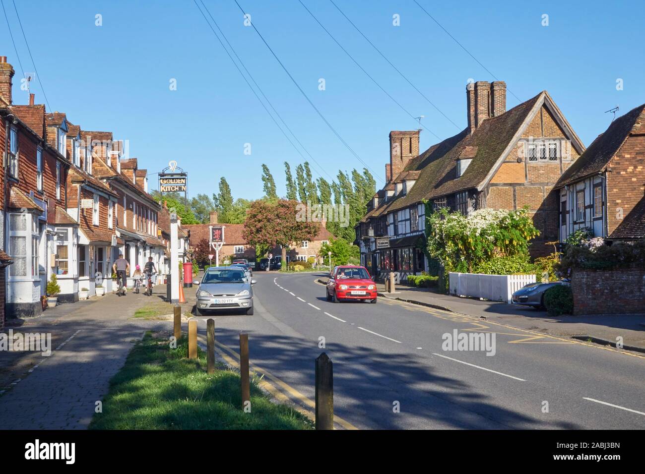 Die malerische Wealden Dorf Biddenden, Kent, Großbritannien Stockfoto