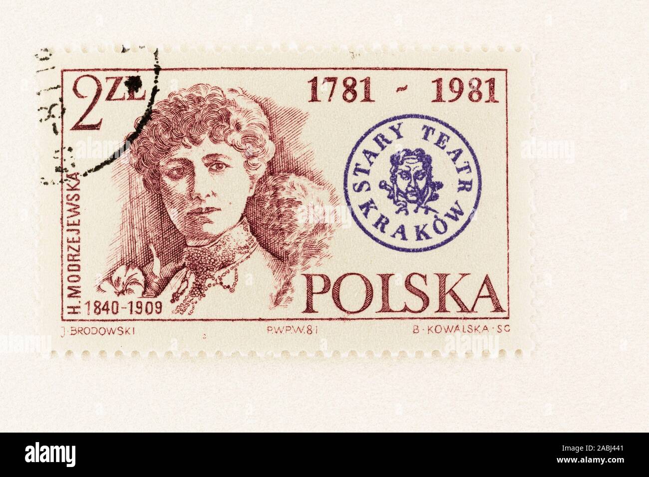 SEATTLE, Washington - November 21, 2019: Polnische Briefmarke mit Helen Modrzwjewska zum Gedenken an 200 Jahre Stary Teatr. Scott #2488. Stockfoto