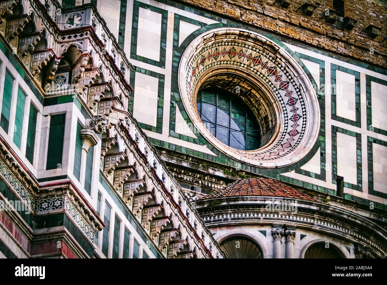 Die gotische Fassade des Doms in Florenz, Italien. Stockfoto