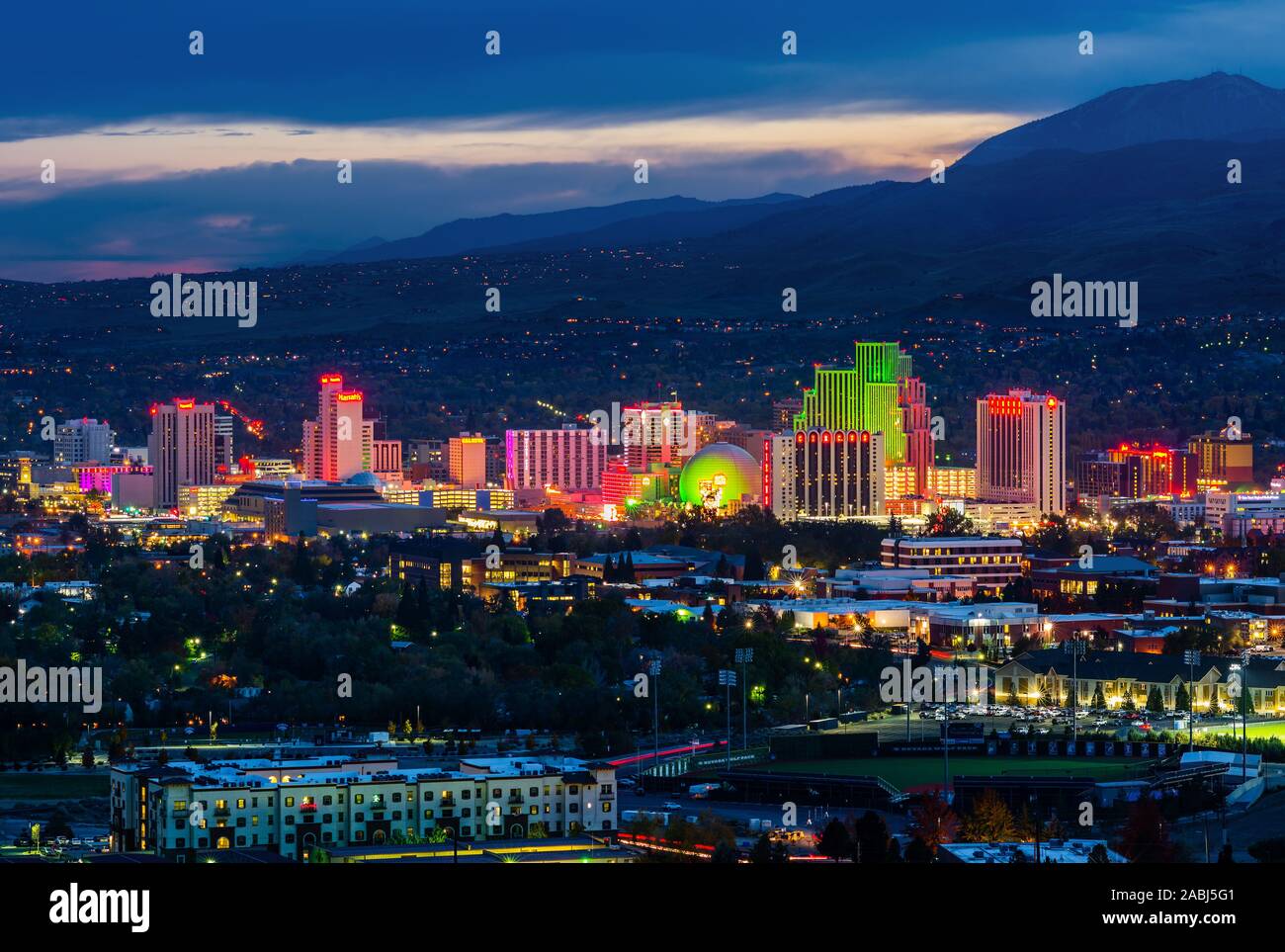 Reno Skyline, es ist wie das größte kleine Stadt in der Welt bekannt. Stockfoto