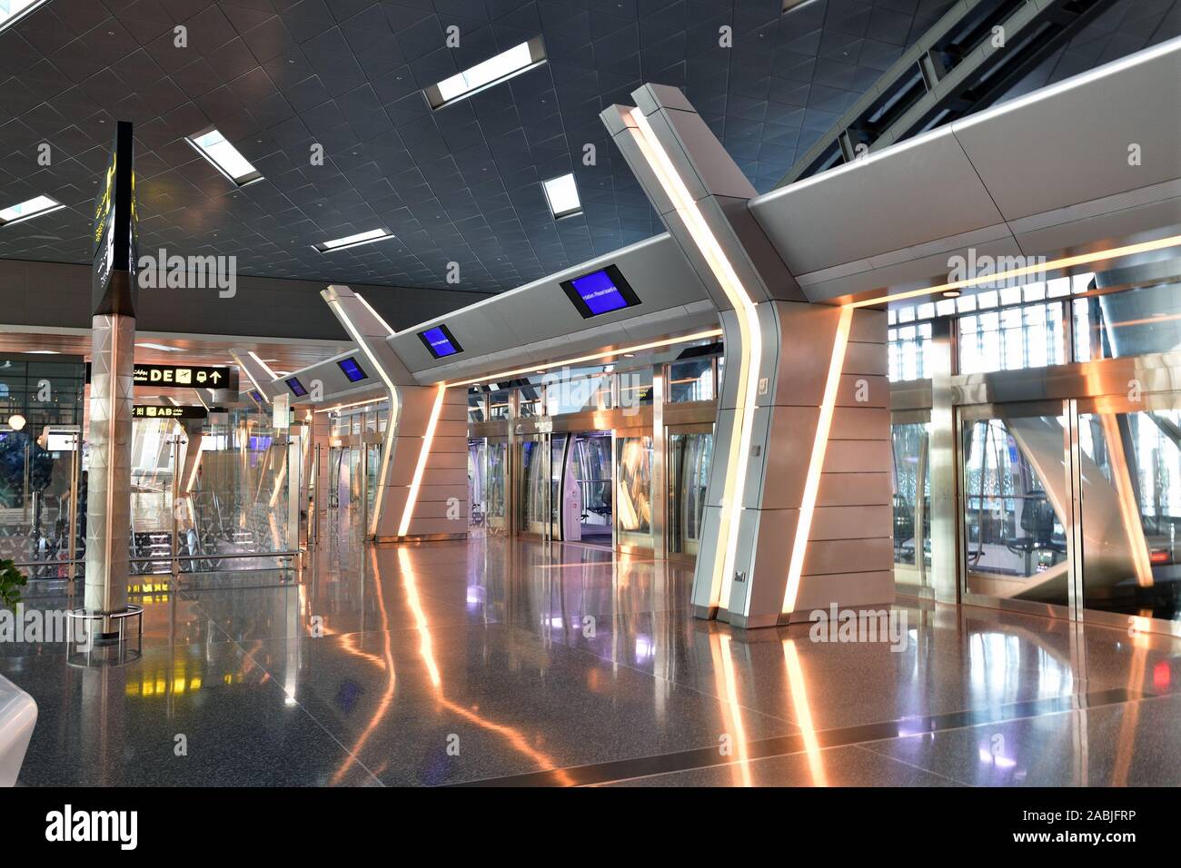 Doha, Katar - Nov 17. 2019. Ankunftsbereich am Hamad International Airport Stockfoto