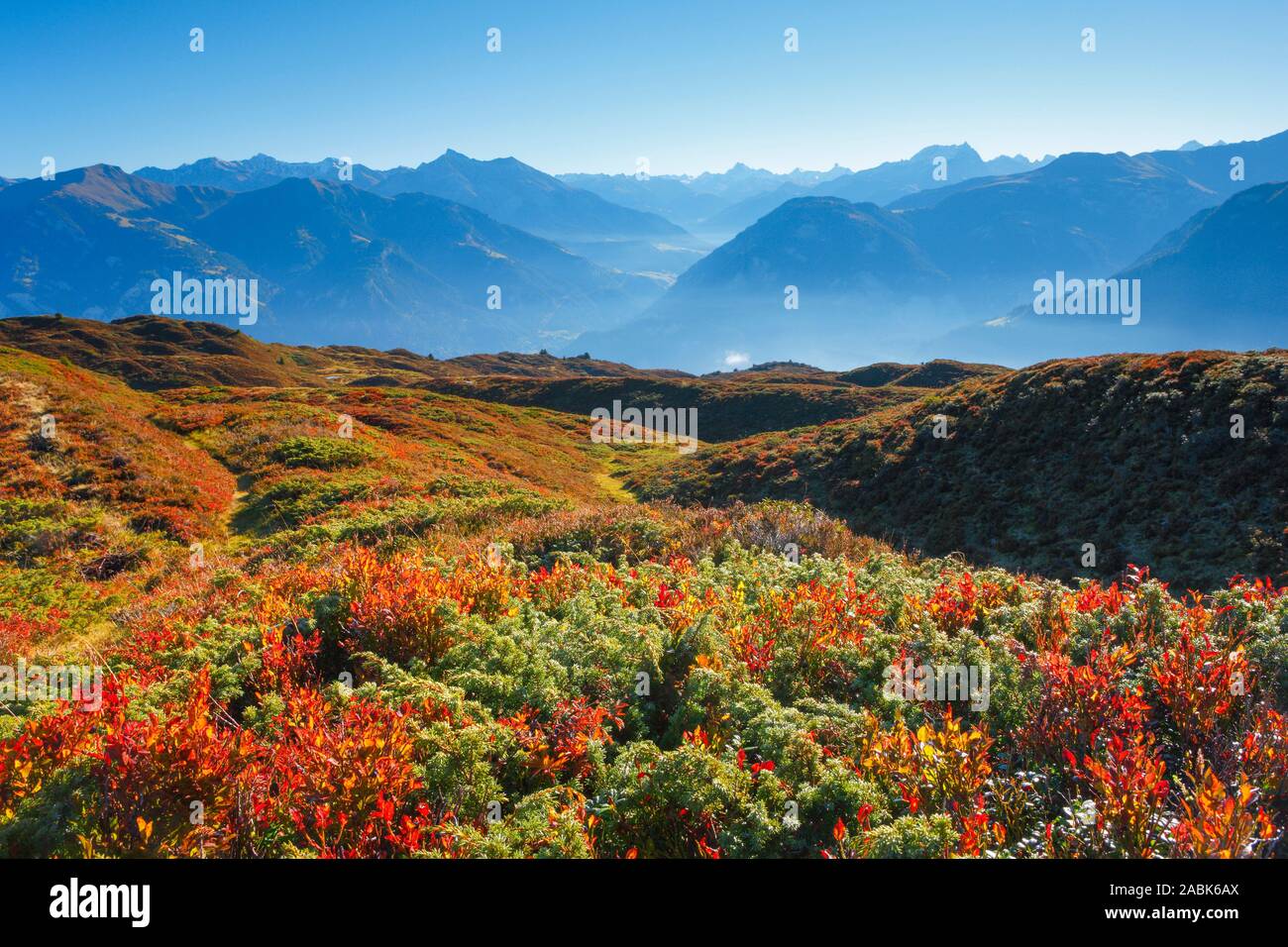 Die Bündner Alpen im Spätherbst. Graubünden, Schweiz Stockfoto