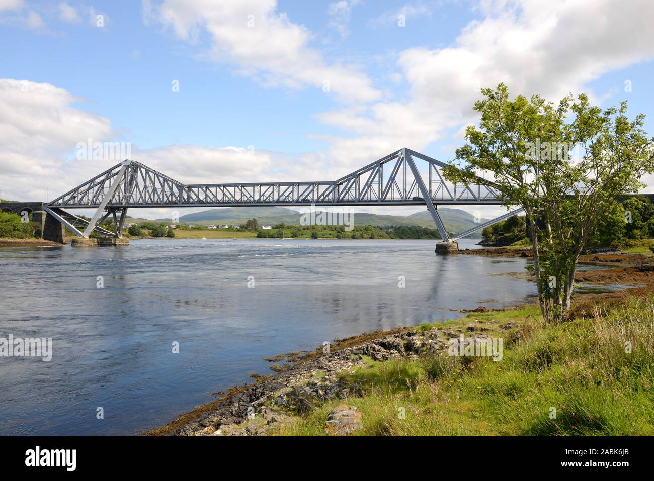 Connel Bridge, Brücke, das 'Loch Etive" und die "Fällt der Lora' bei Connel in Paisley, Schottland, Großbritannien, Europa. Stockfoto