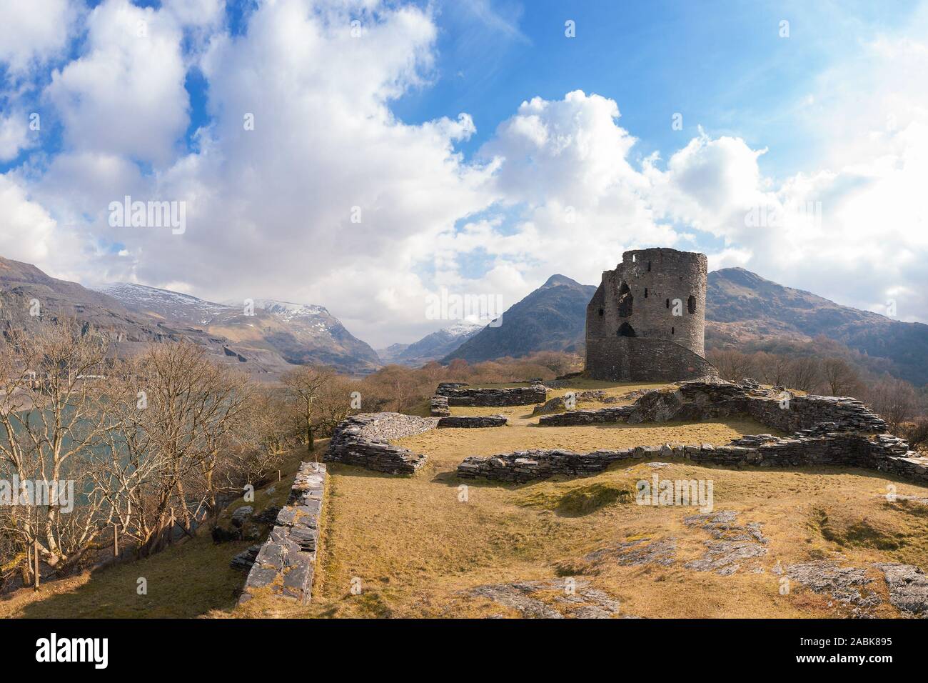 Dolbadarn Castle, eine Festung aus dem 13. Jahrhundert an der Basis von Llanberis Pass in Nord Wales, Großbritannien Stockfoto