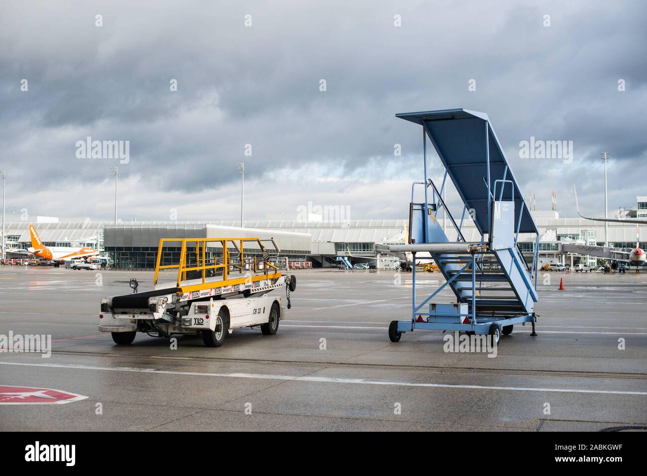 Schürze von Flughafen München [automatisierte Übersetzung] Stockfoto