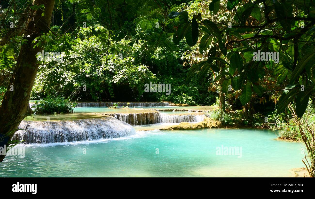 Kleine Wasserfälle innerhalb des Kuang Si Wasserfälle in Luang Prabang, Laos Stockfoto