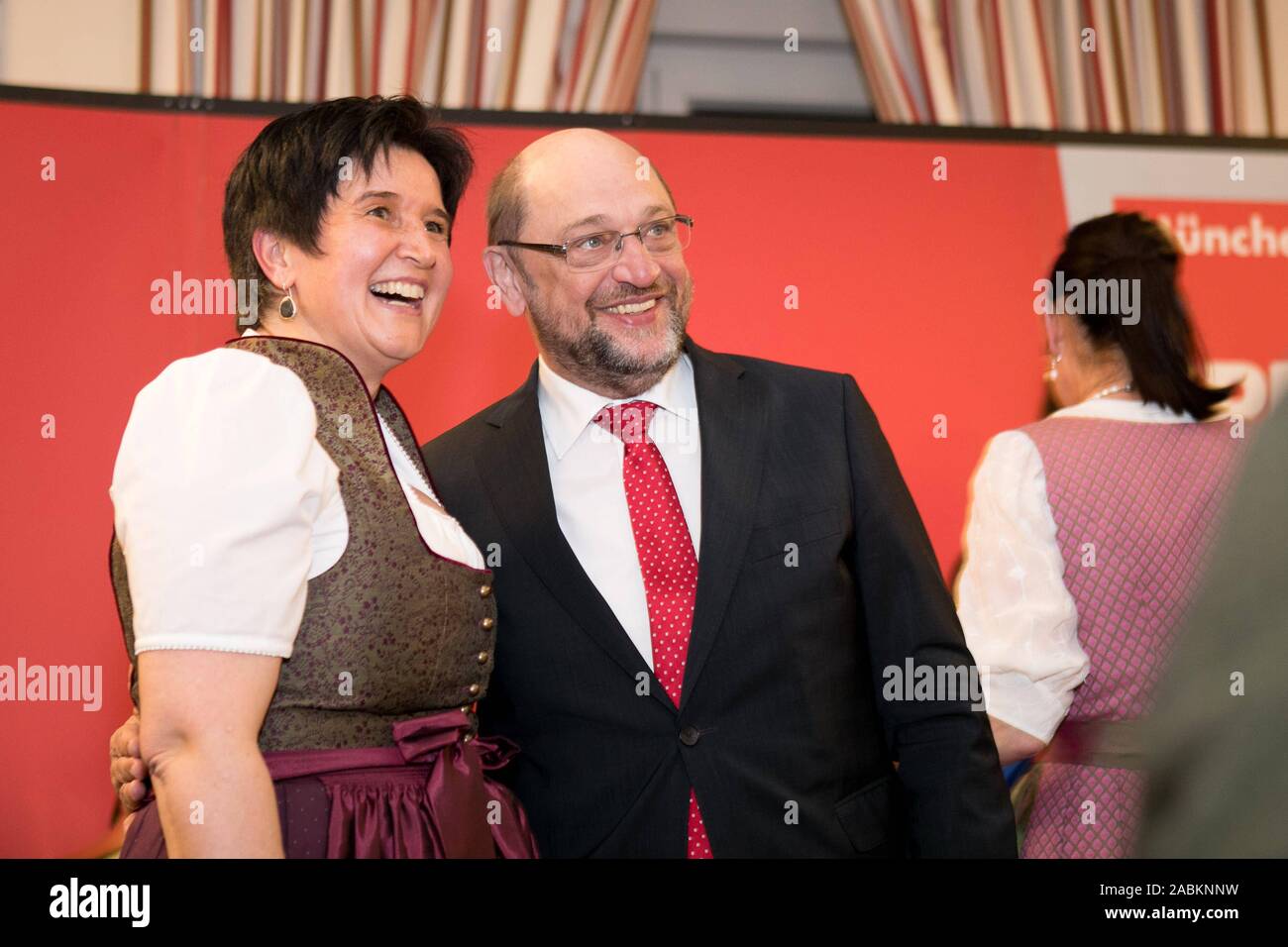 Martin Schulz (SPD) und Maria Noichl (MDEP, SPD) an der Europäischen politischen Veranstaltung "Europa ist die Antwort auf die "Echardinger Einkehr" in Bad-Kreuther-Straße 8 in München. [Automatisierte Übersetzung] Stockfoto