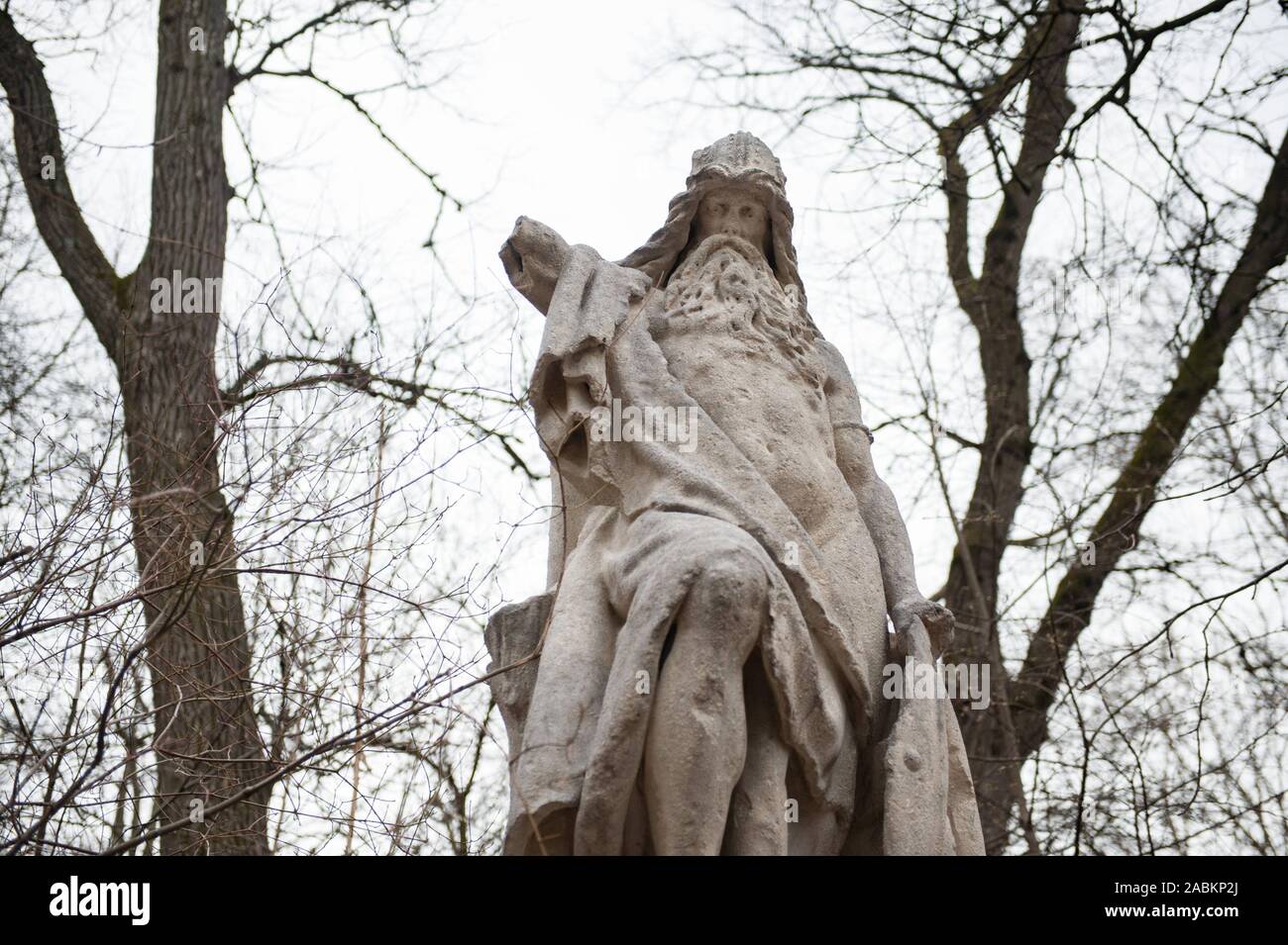 Statue des Gottes Odin in einem Park an der Odinstraße hinter der Klinik Bogenhausen. [Automatisierte Übersetzung] Stockfoto