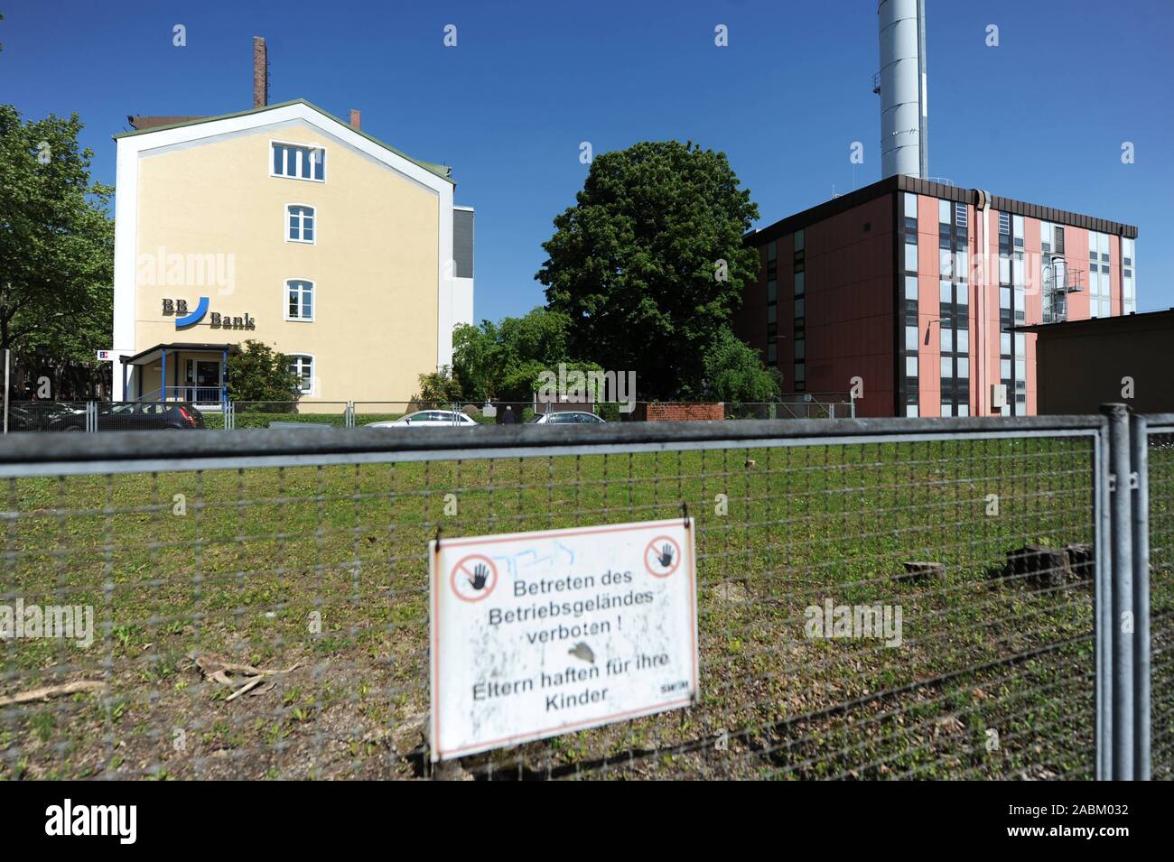 Ehemalige Gebäude der Fakultät für Design der Hochschule München, Infanteriestrasse 14 in Schwabing, für den Abriss vorgesehen. [Automatisierte Übersetzung] Stockfoto