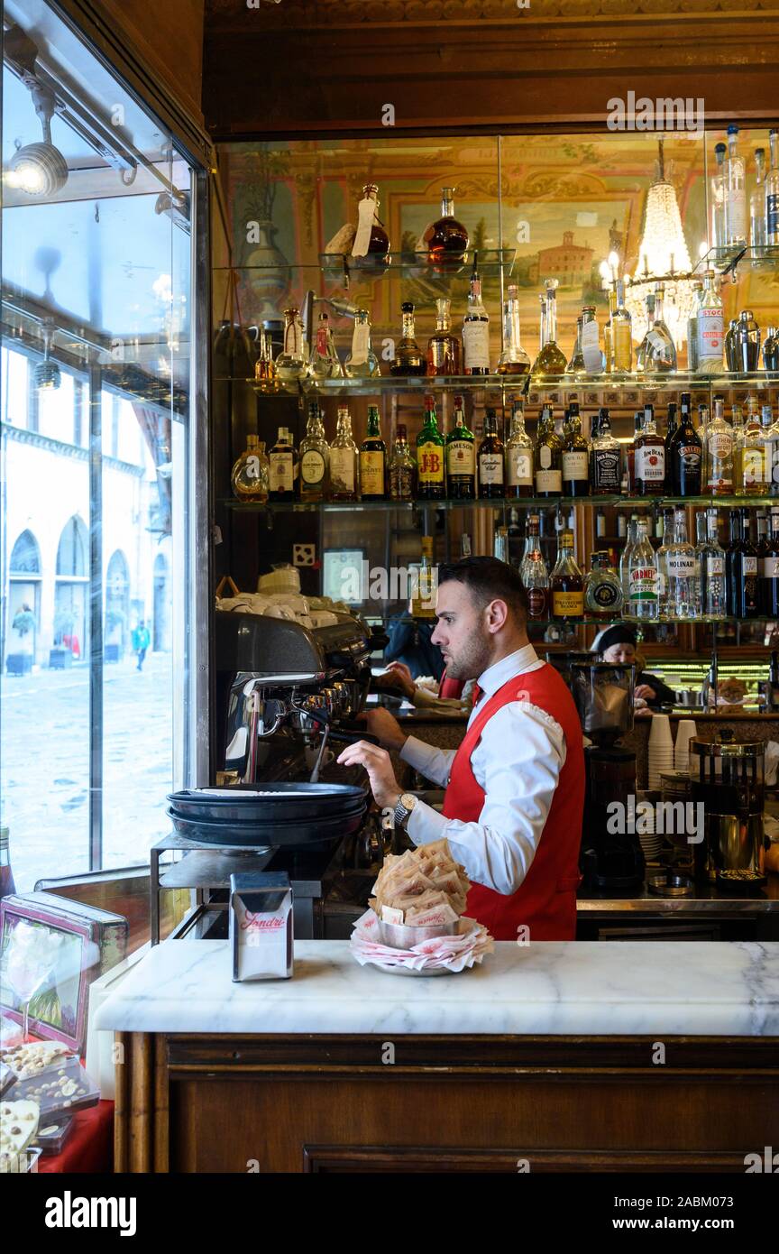 Perugia. Italien. Pasticceria Sandri, historische Bar/Konditorei am Corso Pietro Vannucci, 32. Stockfoto