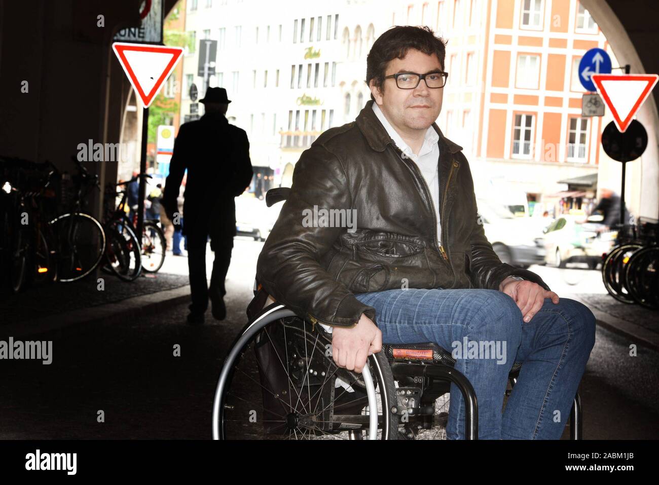Maximilian Dorner, deutscher Autor, der an multipler Sklerose (MS) und hat sich in einen Rollstuhl für 10 Jahre gewesen. [Automatisierte Übersetzung] Stockfoto