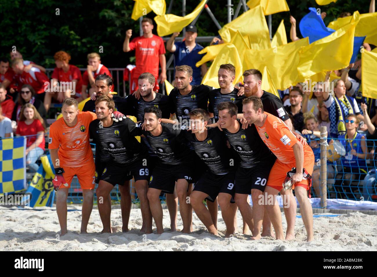 Bundesliga: Die Bayern Strand Bazis aus München Spielen gegen Waldkraiburg in der Münchner Beach Resort an der Regattastrecke Oberschleißheim. Das Bild zeigt das Münchner Team. [Automatisierte Übersetzung] Stockfoto