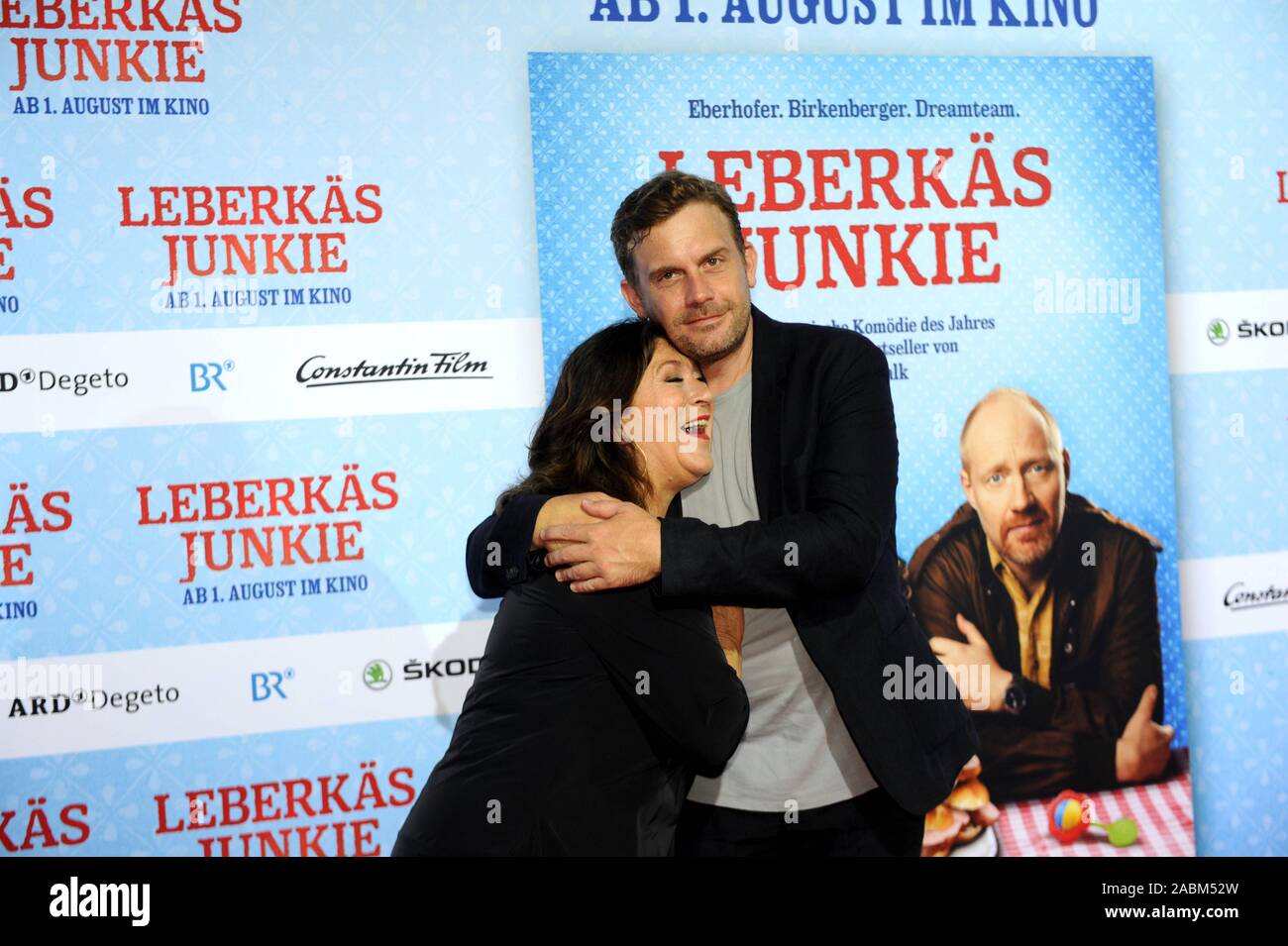Die Schauspieler Sebastian Bezzel und Eva Mattes bei der Premiere des Bayerischen Regionalkrimi "Leberkäsjunkie" im Mathäser Filmpalast. [Automatisierte Übersetzung] Stockfoto