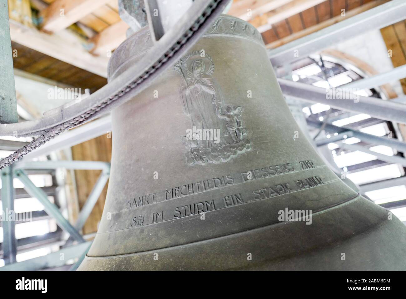 Vor einem Sturm der Mechtildis Glocke in der marienmünster Mariä Himmelfahrt ist immer angerufen. [Automatisierte Übersetzung] Stockfoto