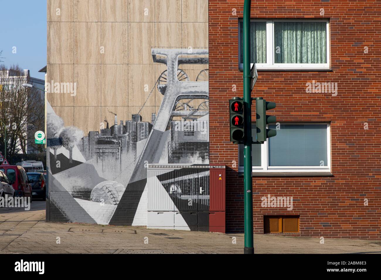 Bergbau Wandbild auf ein Wohnhaus in Essen Rüttenscheid, Zeche Zollverein Förderturm, Schacht XII, Stockfoto
