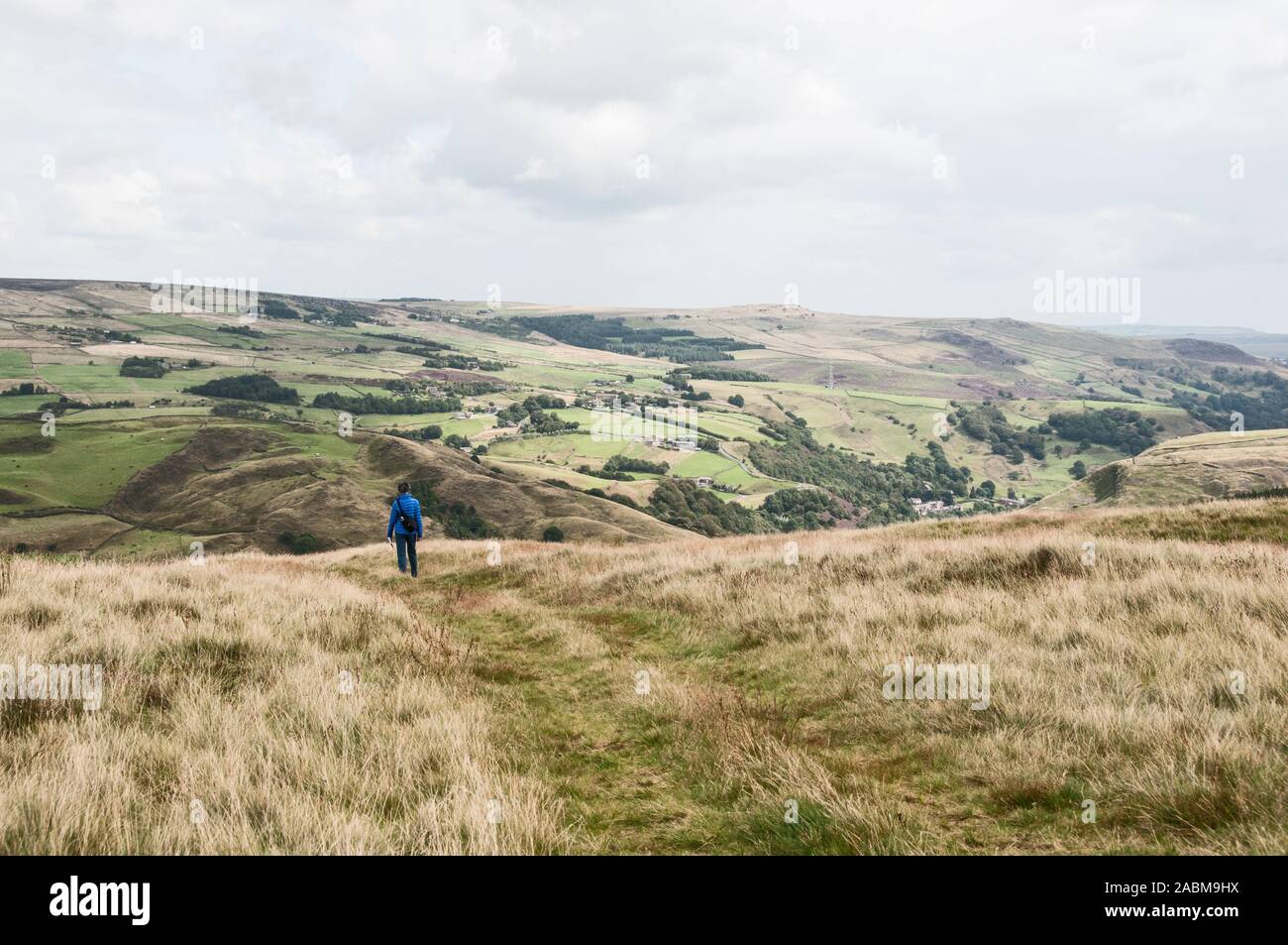 Um die UK-West Yorkshire auf der Heide über Todmorden. Weite Ausblicke auf was war ein beschäftigter Industriegebiet vor der industriellen Revolution. Stockfoto