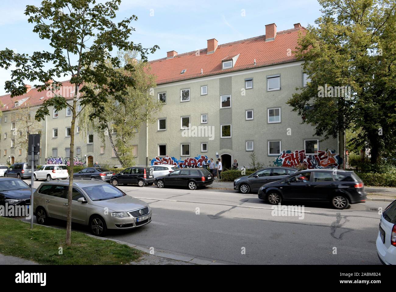 Bei Baubergerstrasse 17 in Moosach, eine sozio-kulturelle Zwischennutzung Projekt Ende September geöffnet. Die GWG wird zunächst das Haus mit seinen 7 Apartments zu den Initiatoren kostenlos für ein Jahr zur Verfügung stellen. [Automatisierte Übersetzung] Stockfoto