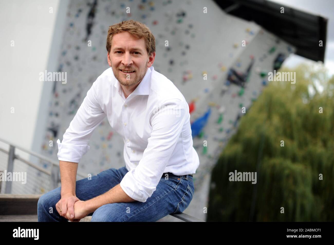 Matthias Ballweg, neue erste Vorsitzende der Sektion Oberland des Deutschen Alpenvereins (DAV), zugelassen zum Kletterzentrum des DAV in Thalkirchen. [Automatisierte Übersetzung] Stockfoto