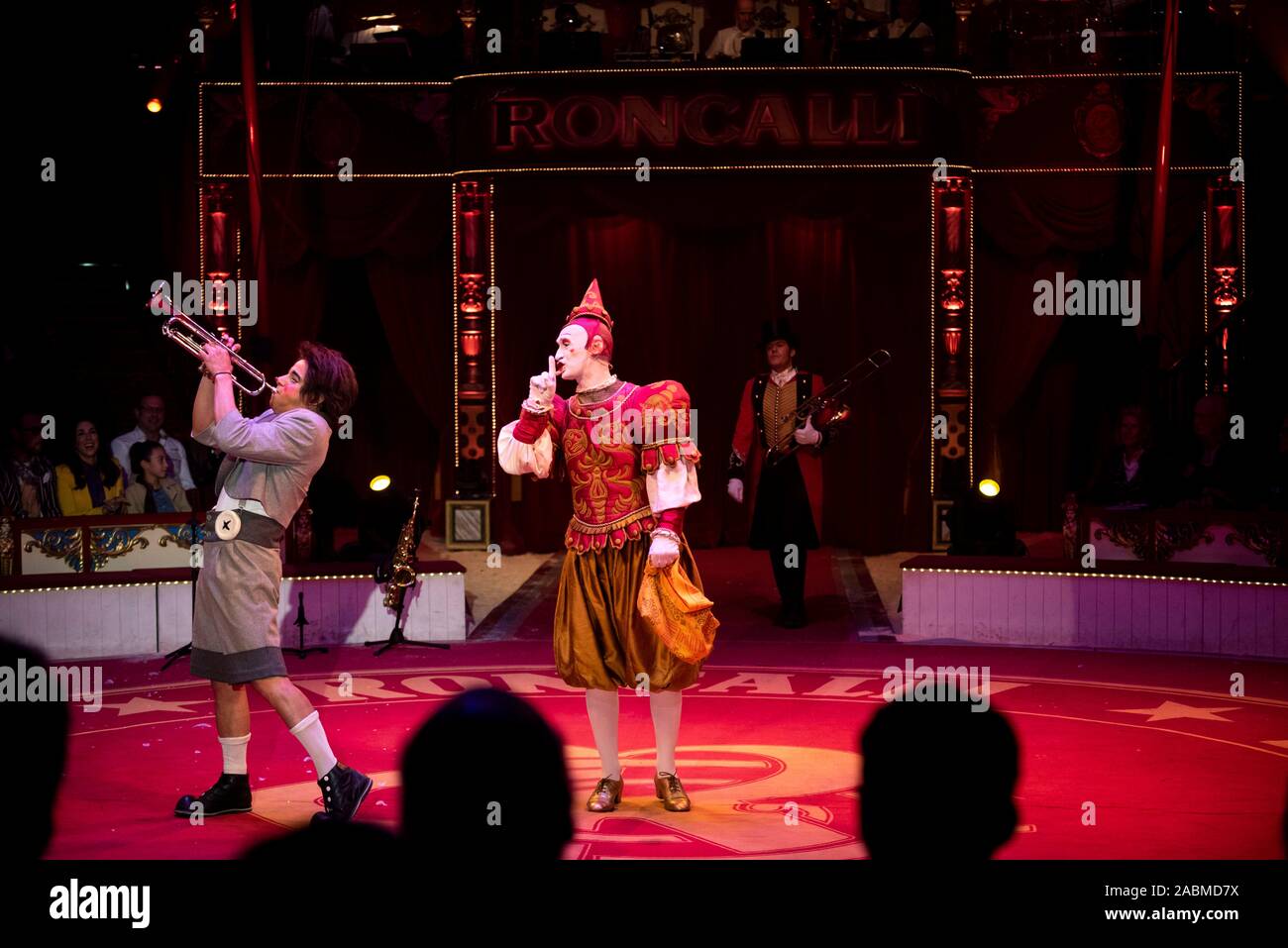 circus-roncalli-clown-fotos-und-bildmaterial-in-hoher-aufl-sung-alamy