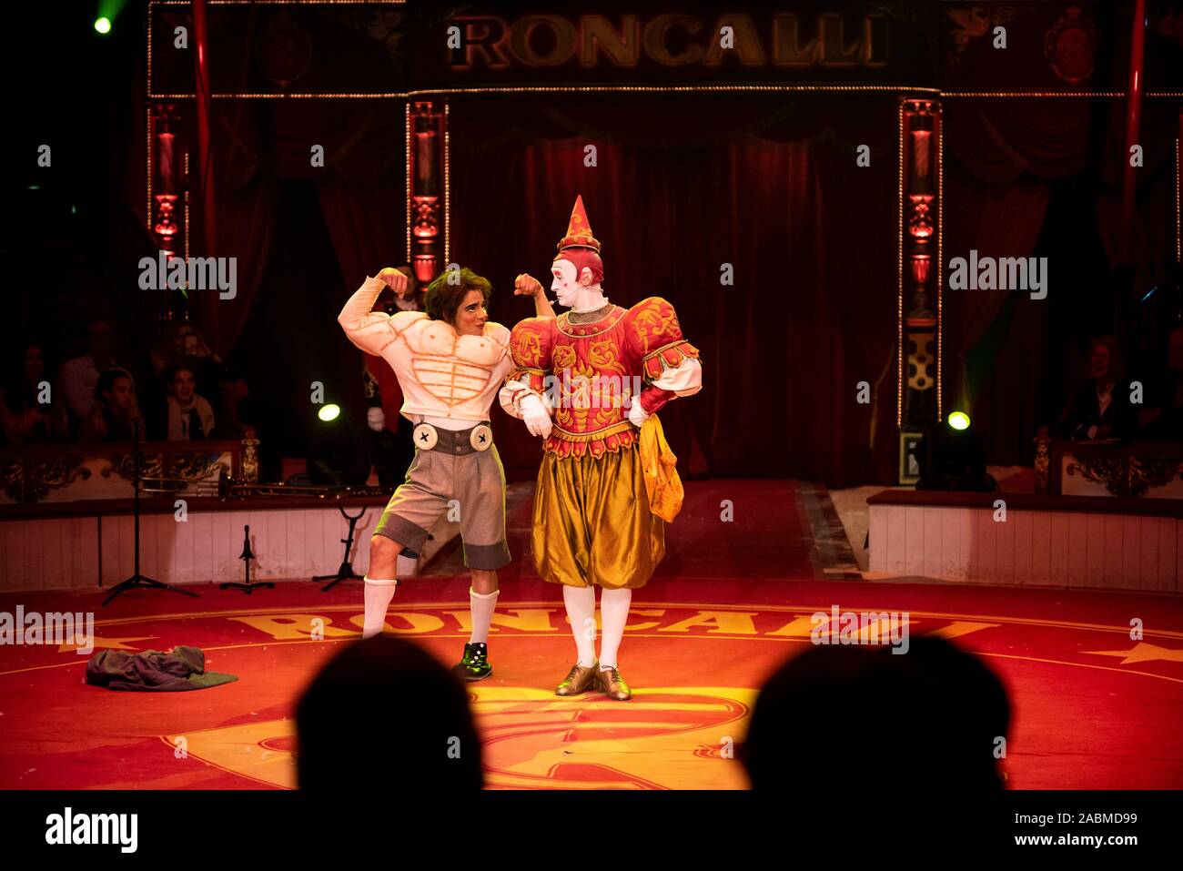 circus-roncalli-clown-fotos-und-bildmaterial-in-hoher-aufl-sung-alamy