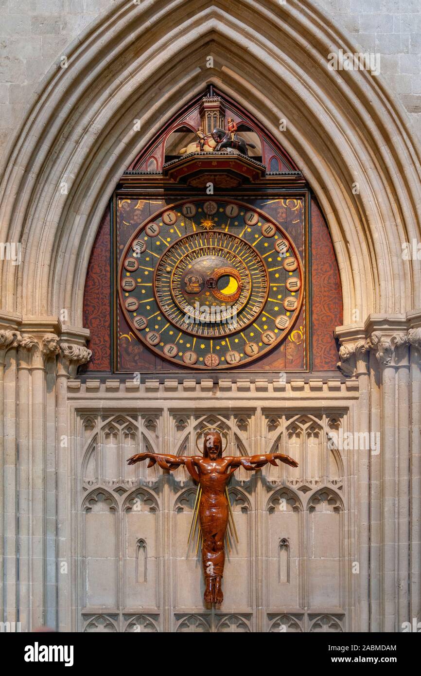 Wells Cathedral Uhr - eine astronomische Uhr im nördlichen Querschiff der Kathedrale von Wells, Somerset, England. Die überlebenden Mechanismus, datiert zwischen dem 1. Stockfoto