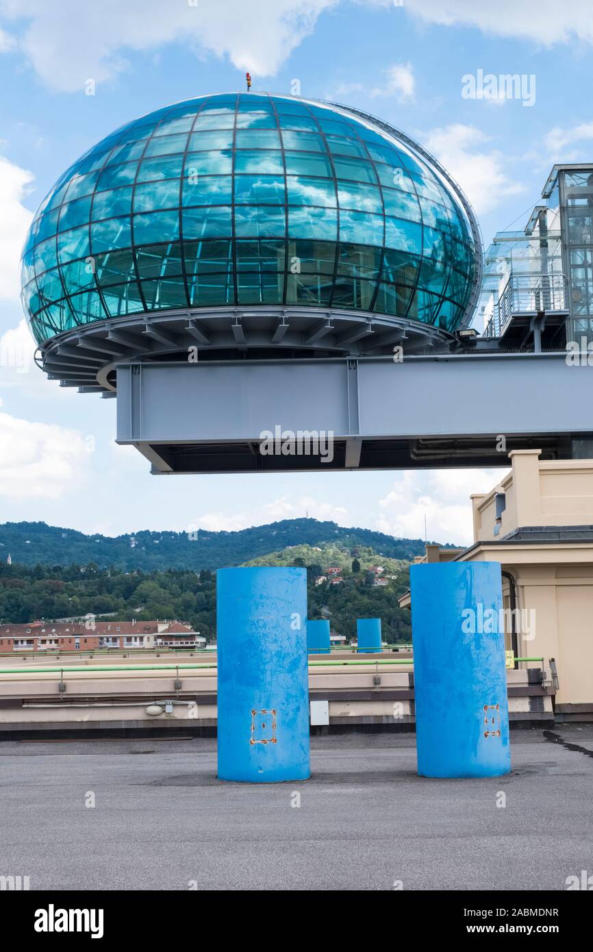 Italien, Turin: Dachterrasse Renn- und Teststrecke des Fiat Werk Lingotto. Die Bolla, vom Architekten Renzo Piano entworfen Stockfoto