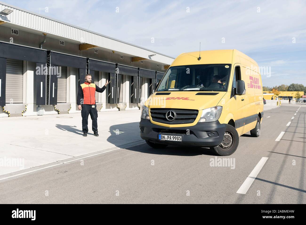 Neue, produktivere DHL Sortieranlage in Unterschleißheim. [Automatisierte Übersetzung] Stockfoto