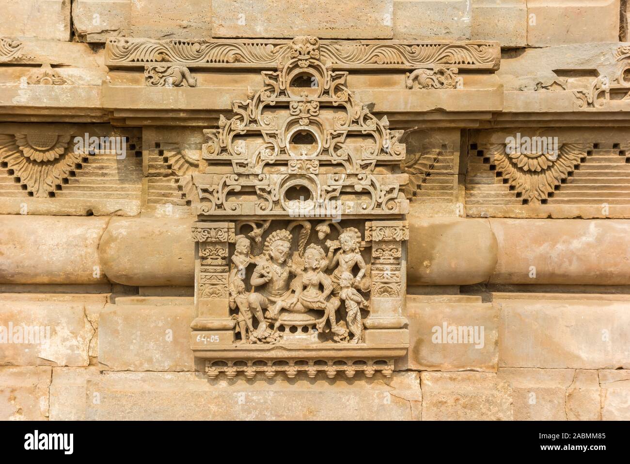 Skulptur am Harshat Mata Tempel im historischen Dorf Abhaneri, Indien Stockfoto