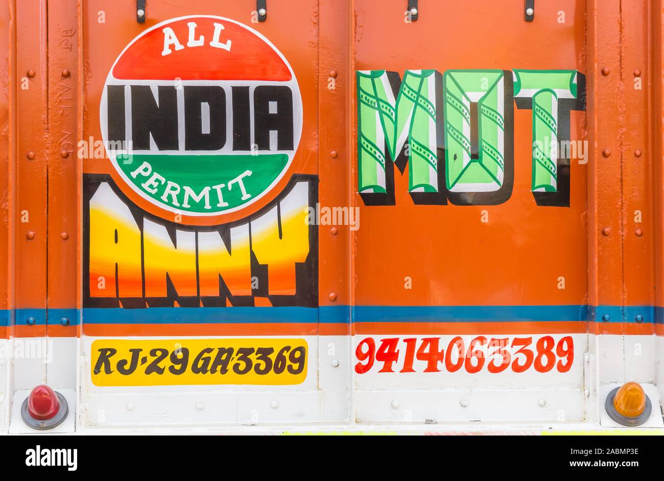 Text alle Indien erlauben, auf der Seite der Lkw in Abhaneri Stockfoto