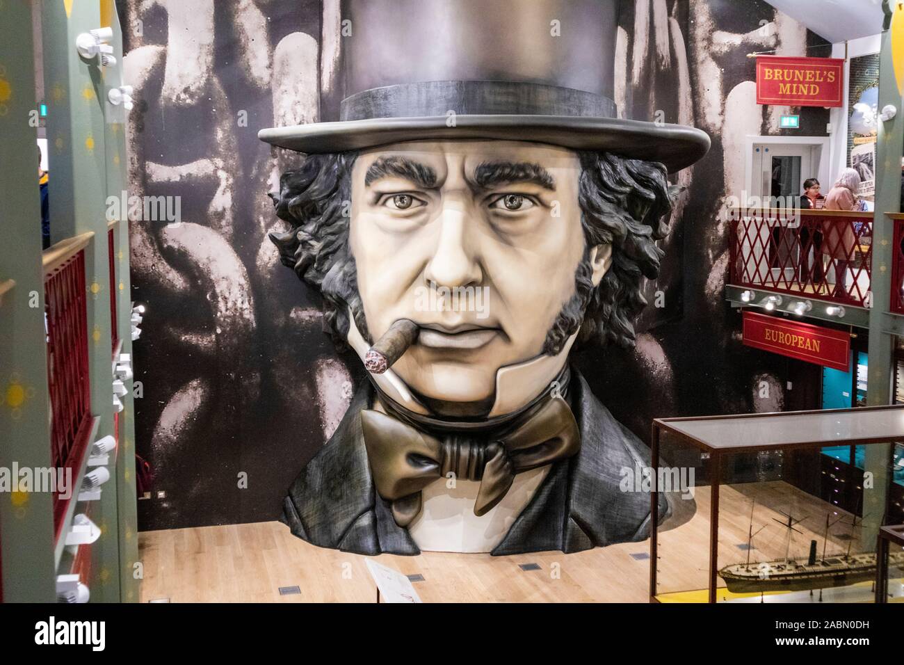Eine Replik von Isambard Kingdom Brunel im Museum neben der SS Great Britain in Bristol Docks DE Stockfoto