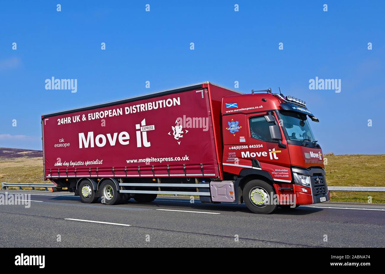 Bewegen Sie ausdrückliche, eingeschränkte HGV. Autobahn M6 Richtung Süden, Shap, Cumbria, England, Vereinigtes Königreich, Europa. Stockfoto